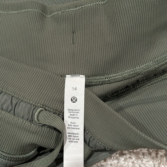 lululemon dance studio pant ! - Picture 5 of 5